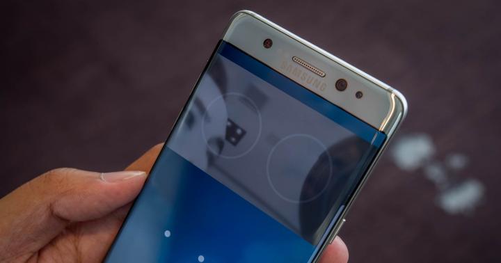 Три биометрични скенера в Galaxy S8: за какво са и как се различават?
